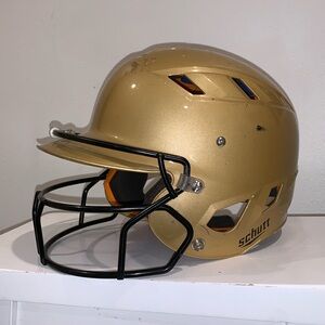 SCHUTT GOLD/BLACK HELMET